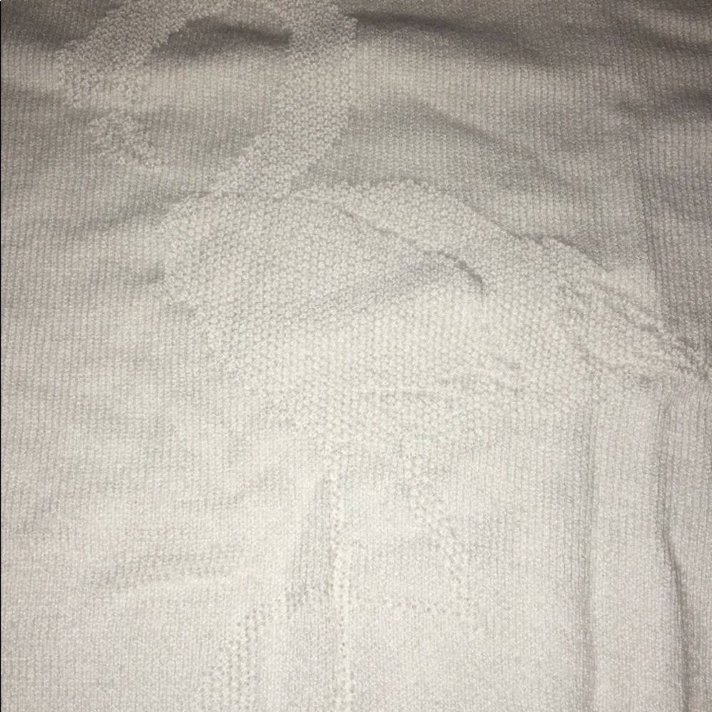 Super cute sweater!
